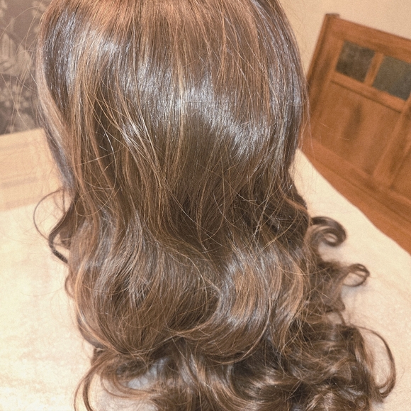 Elegant Brown Women's Wig - Picture 2 of 3